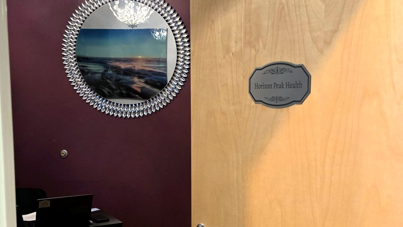 The Horizon Peak Health door in Gilbert, Suite 310